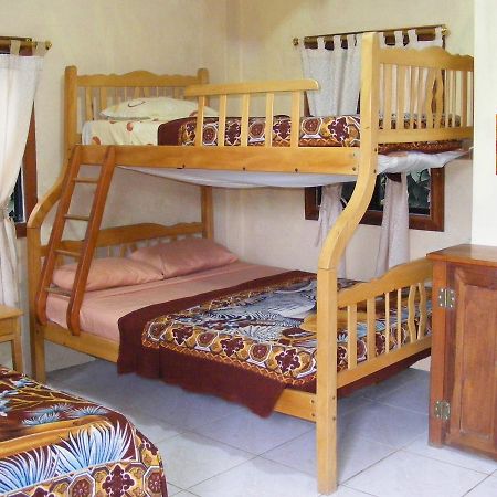 Hostal Maxima Puerto López 外观 照片