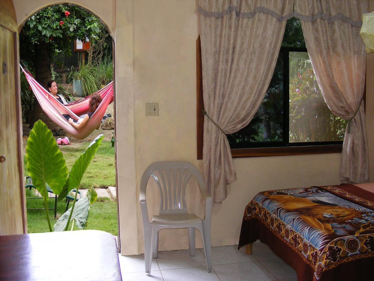 Hostal Maxima Puerto López 外观 照片