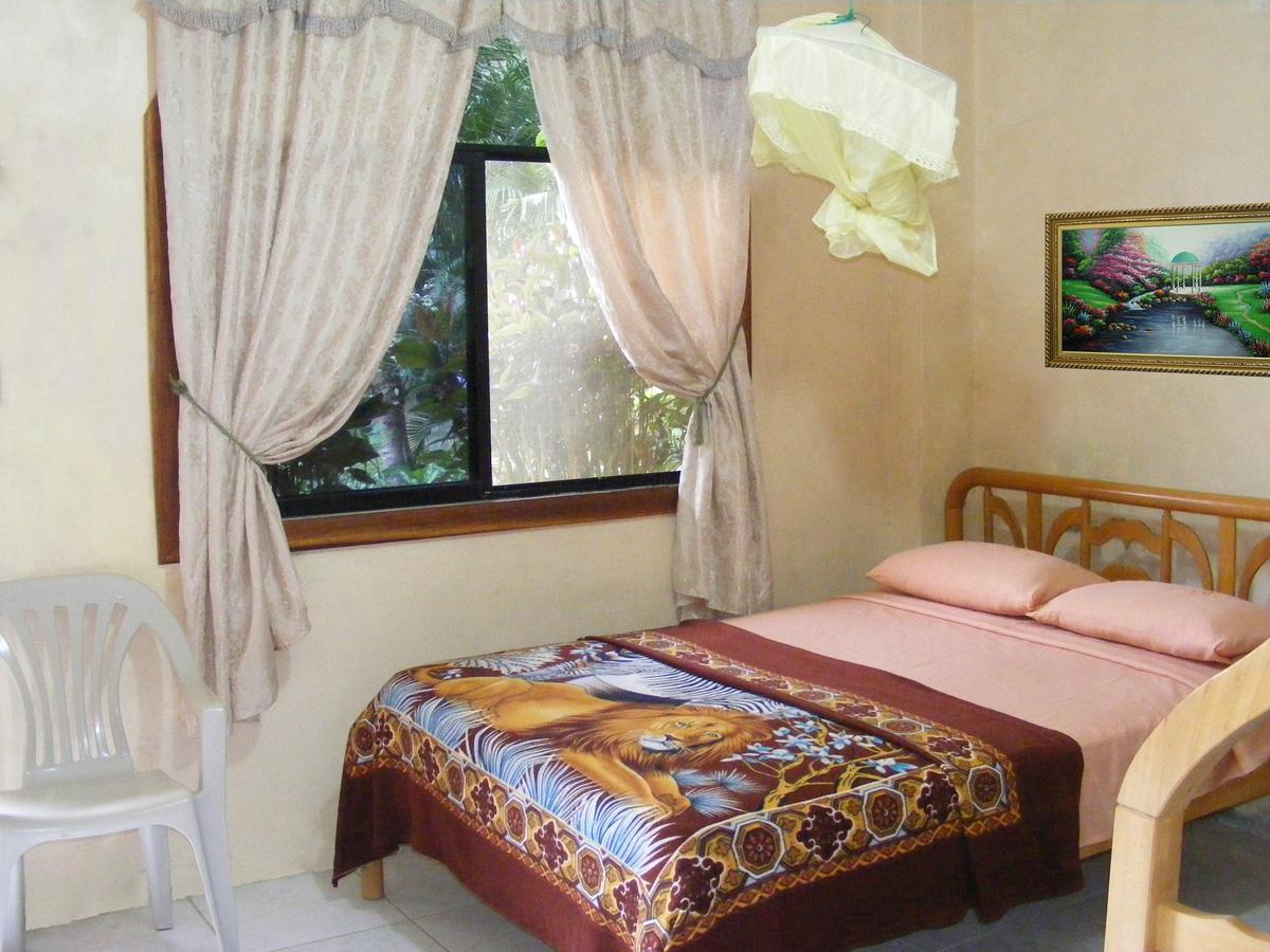Hostal Maxima Puerto López 外观 照片