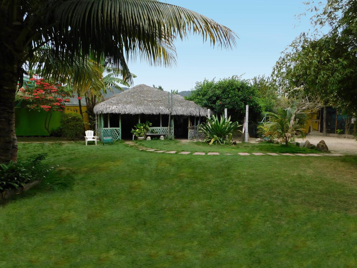 Hostal Maxima Puerto López 外观 照片