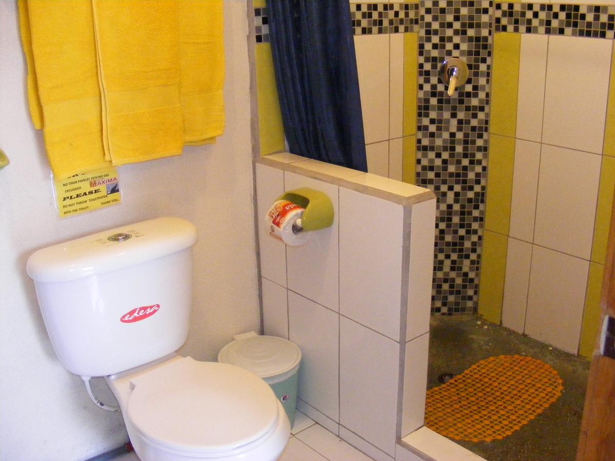 Hostal Maxima Puerto López 外观 照片