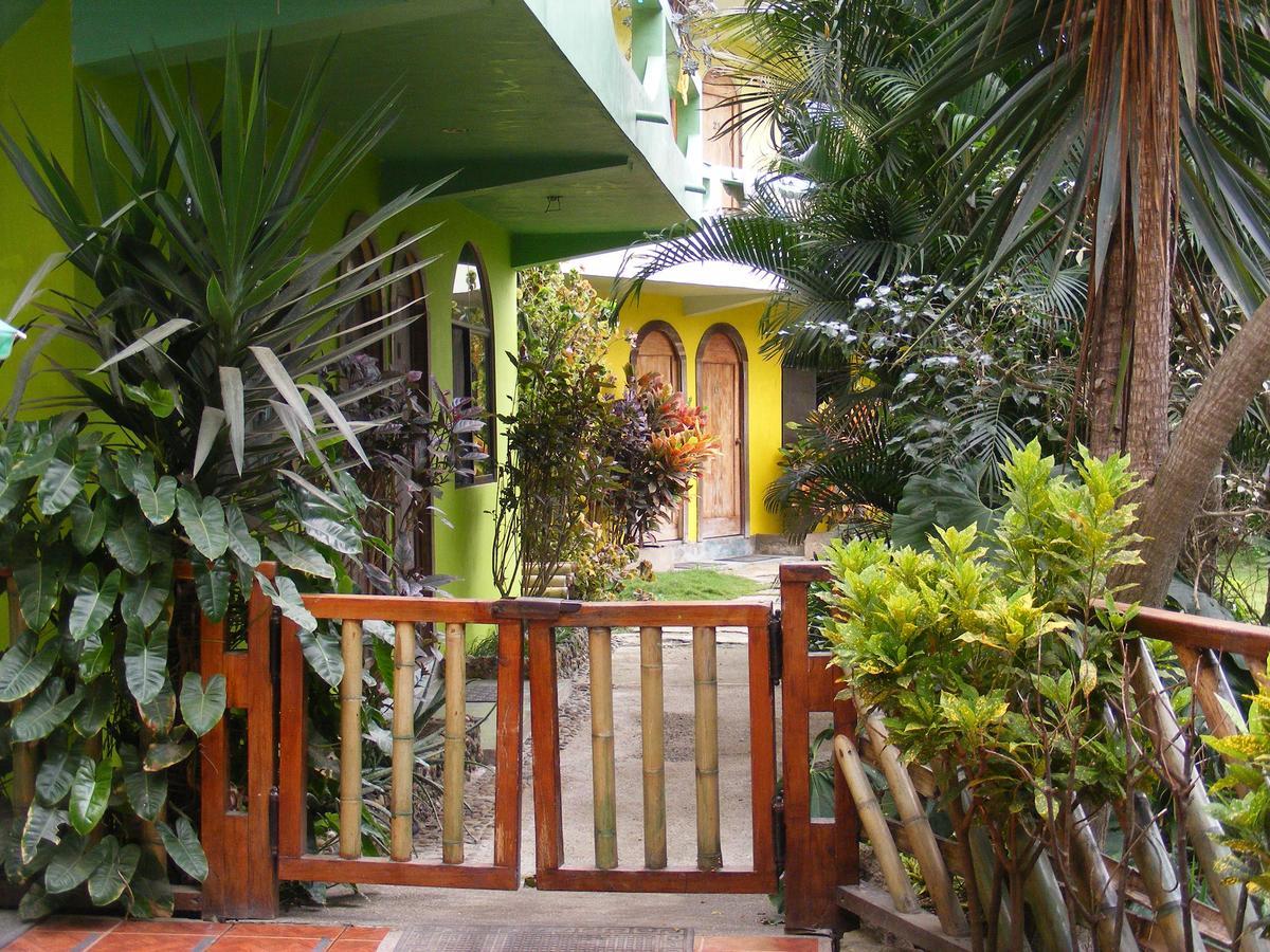 Hostal Maxima Puerto López 外观 照片