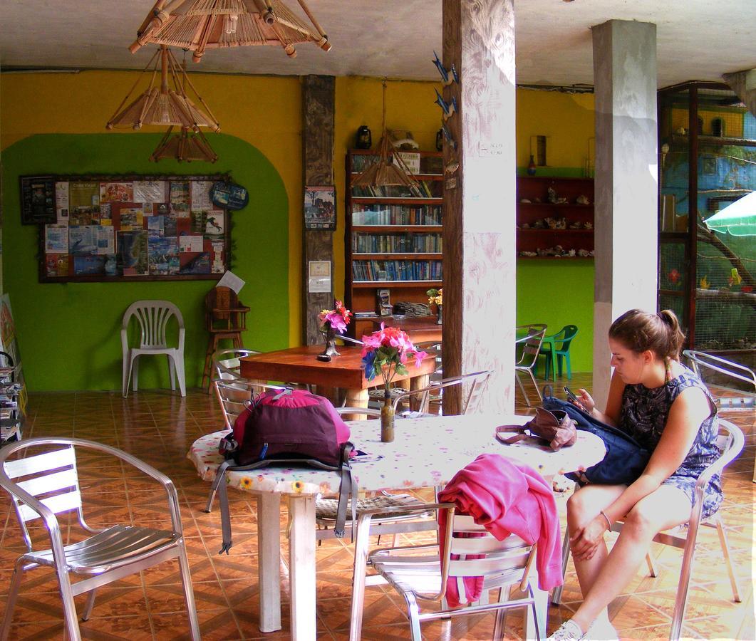 Hostal Maxima Puerto López 外观 照片
