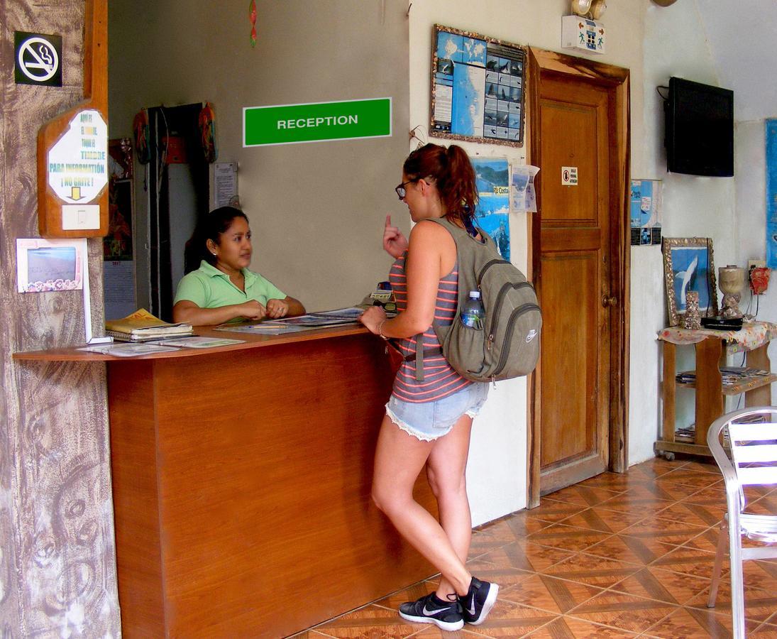 Hostal Maxima Puerto López 外观 照片